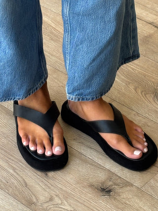 Platform Flip-Flop Sandal | Black
