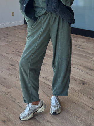 Movement Barrel Sweatpants | Forest