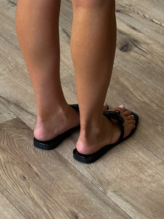 Townes Emblem Sandal | Black