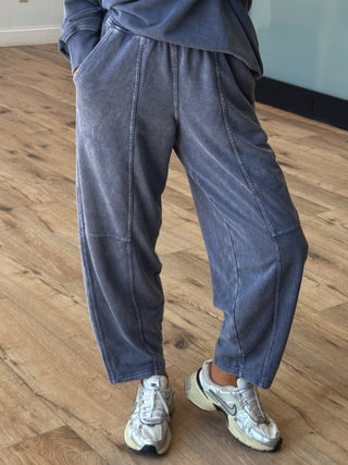 Movement Barrel Sweatpants | Navy