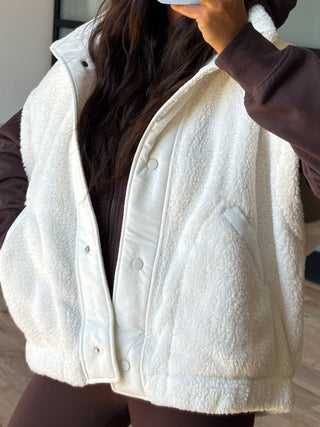 Scout Fleece Vest | Ivory | +Plus Available