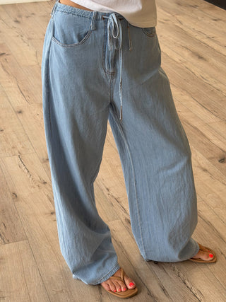 Case Wide-Leg Drawstring Pants