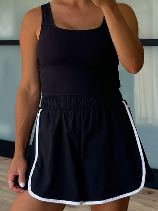 Pleat Street Shortsie | Black