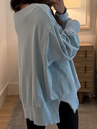 Kick Back Hi-Low Pullover | Powder Blue