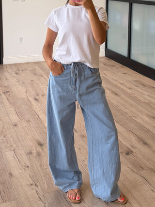 Case Wide-Leg Drawstring Pants