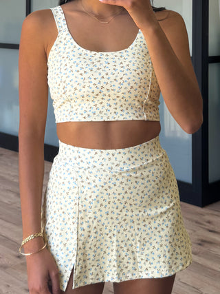 Daisy Daze Twist Tank
