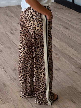 Varsity Butter Soft Active Pants | Leopard