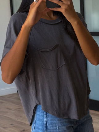 Ari Pocket Tee | Charcoal