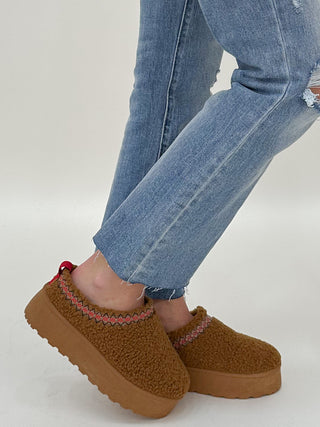 Teddy Tazza Platform Slides | Chestnut