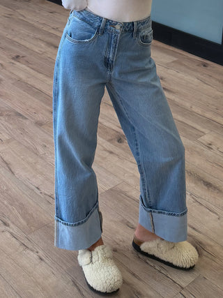 Streamlined Cuffed Jeans