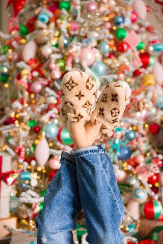 Teddy Faux Fur Buckle Clogs | Cream Print