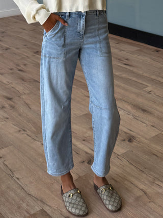 Tess Patch Pocket Barrel Jeans